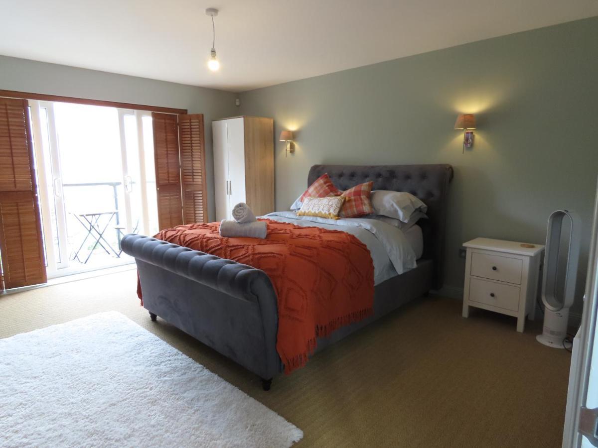 Entire Seaside Luxury Home With On Site Parking! Poole Buitenkant foto