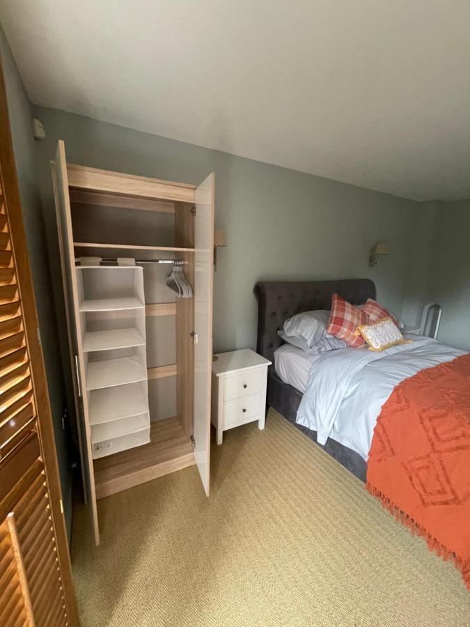 Entire Seaside Luxury Home With On Site Parking! Poole Buitenkant foto